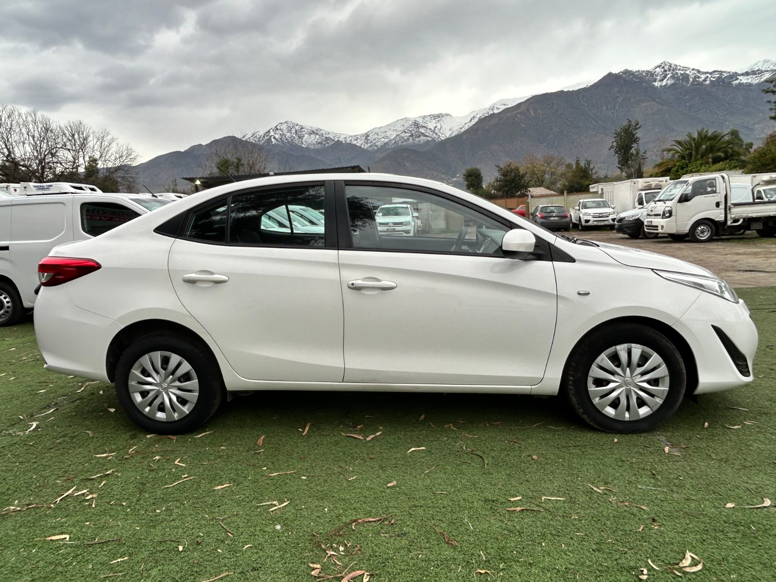 TOYOTA NEW YARIS GLI 2020 4