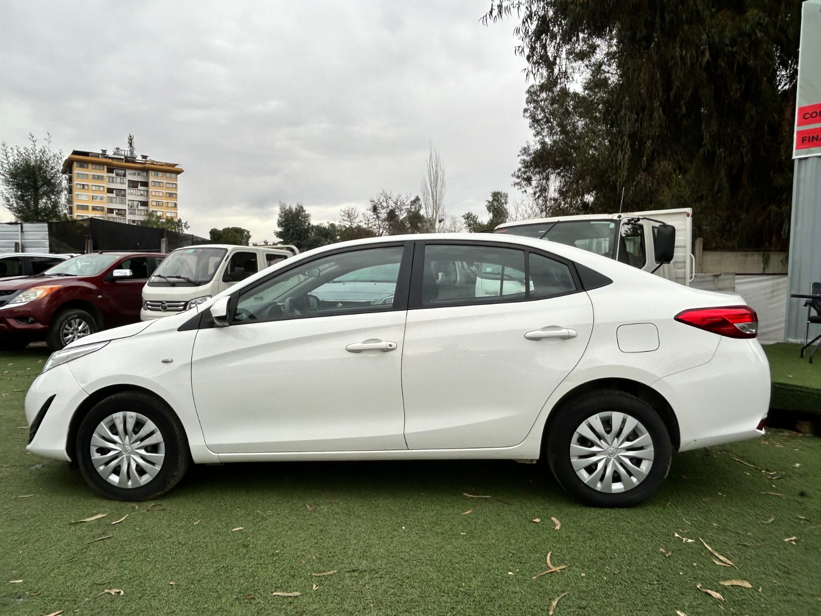 TOYOTA NEW YARIS GLI 2020 5