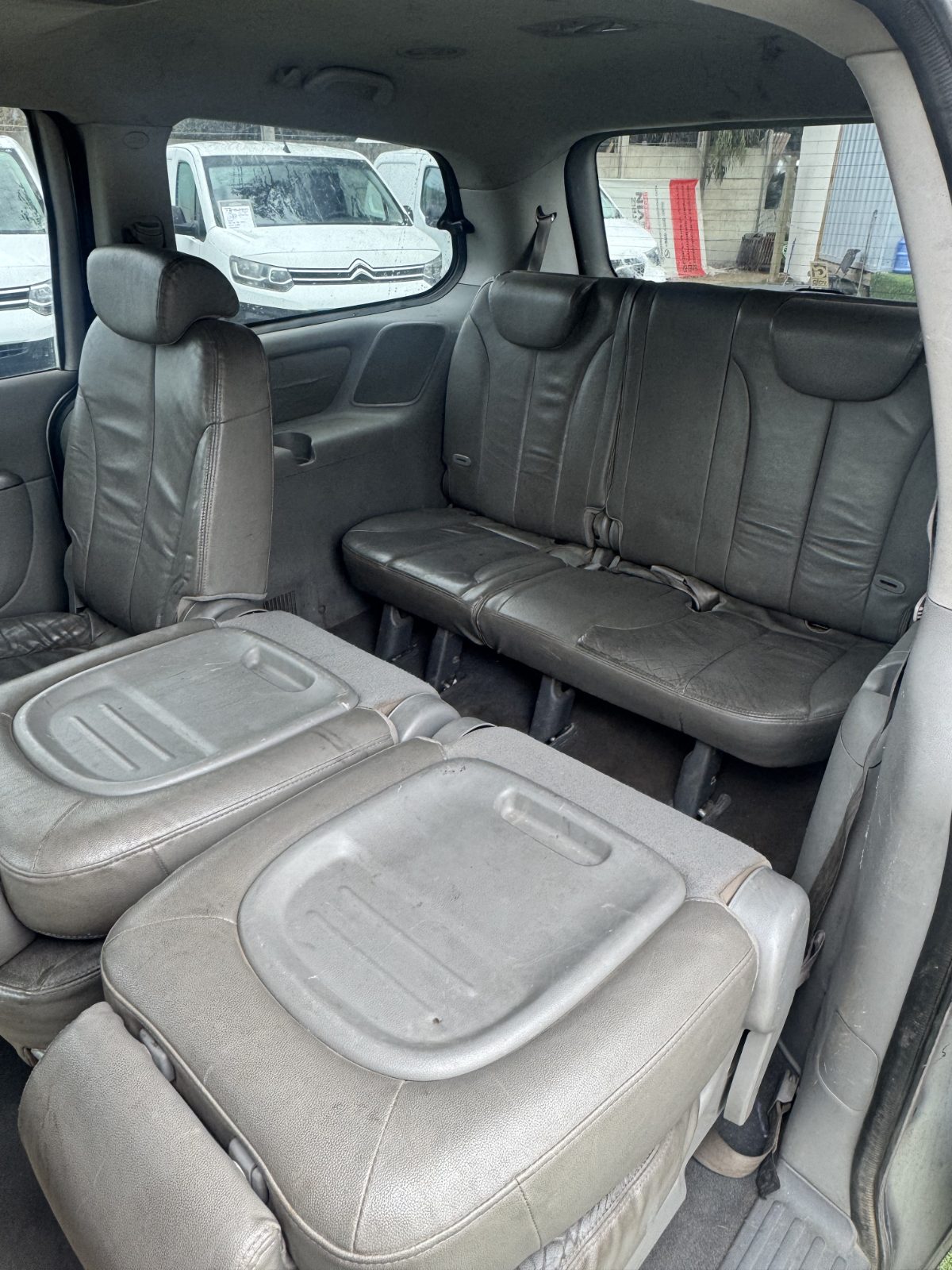 KIA GRAND CARNIVAL 2.9 2011 7