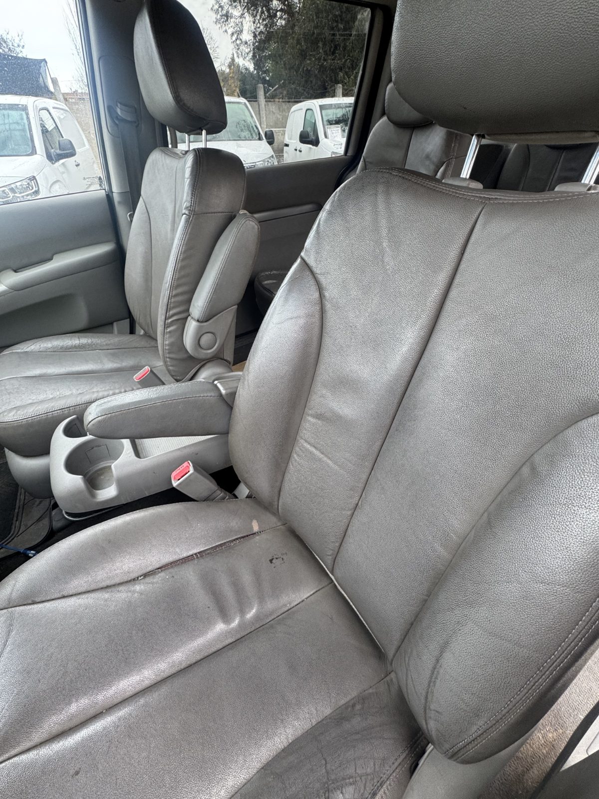 KIA GRAND CARNIVAL 2.9 2011 9