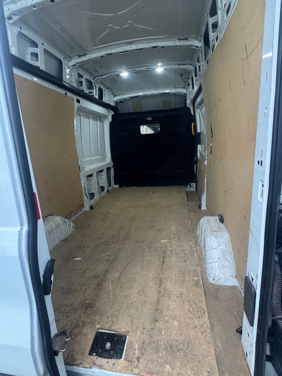 FORD TRANSIT 4X2 2.0 2024 7